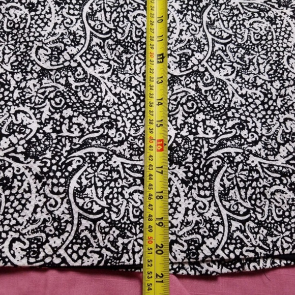 Halogen Black and white paisley print skirt size 2 - Picture 3 of 7